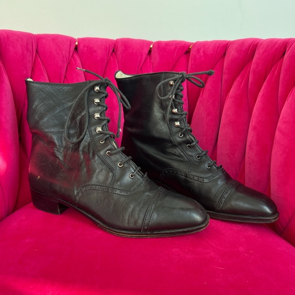 BALLY LEATHER LACE UP BOOTIES - Picture 1 of 5